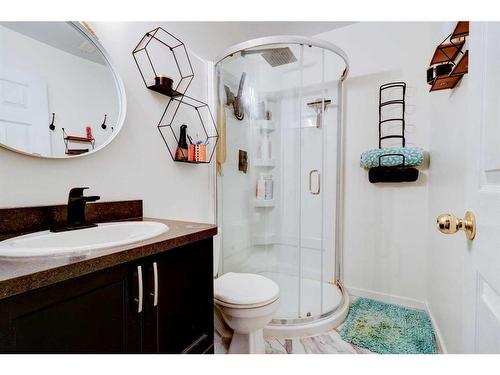 6501 91 Street, Grande Prairie, AB - Indoor Photo Showing Bathroom