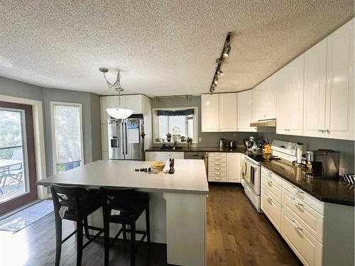 9359 66 Avenue, Grande Prairie, AB - Indoor Photo Showing Kitchen With Double Sink