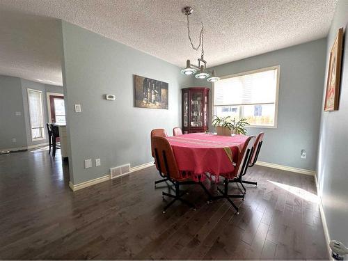 9359 66 Avenue, Grande Prairie, AB - Indoor Photo Showing Dining Room