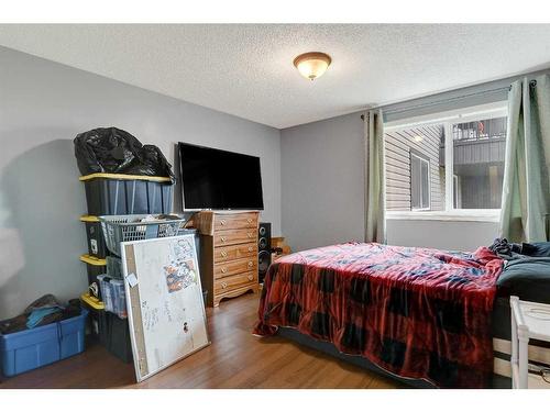 108-9260 108 Avenue, Grande Prairie, AB - Indoor Photo Showing Bedroom