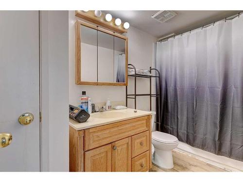 108-9260 108 Avenue, Grande Prairie, AB - Indoor Photo Showing Bathroom