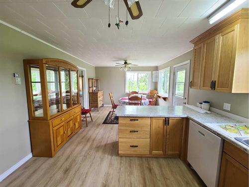 82142 744 Highway, Rural Northern Sunrise County, AB - Indoor Photo Showing Kitchen