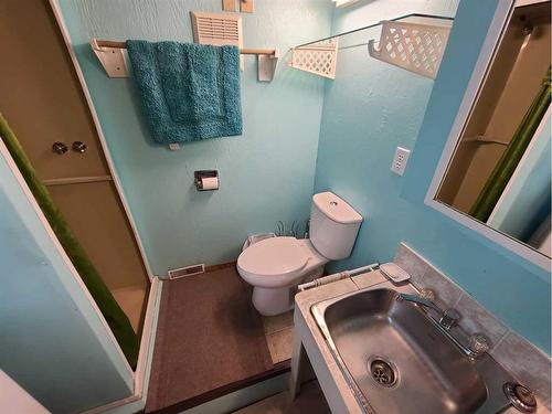 82142 744 Highway, Rural Northern Sunrise County, AB - Indoor Photo Showing Bathroom