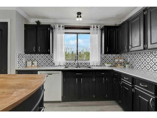 9634 83 Avenue, Grande Prairie, AB - Indoor Photo Showing Kitchen