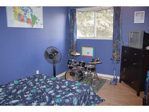 9529 77 Avenue, Grande Prairie, AB - Indoor Photo Showing Bedroom