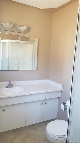 11533 103 Street, Peace River, AB - Indoor Photo Showing Bathroom