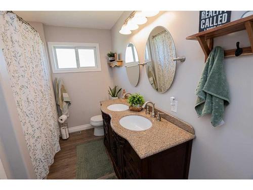 33008 742 Township, Rural Grande Prairie No. 1, County Of, AB - Indoor Photo Showing Bathroom