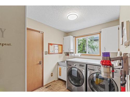 9810 105 Avenue, Grande Prairie, AB - Indoor Photo Showing Laundry Room