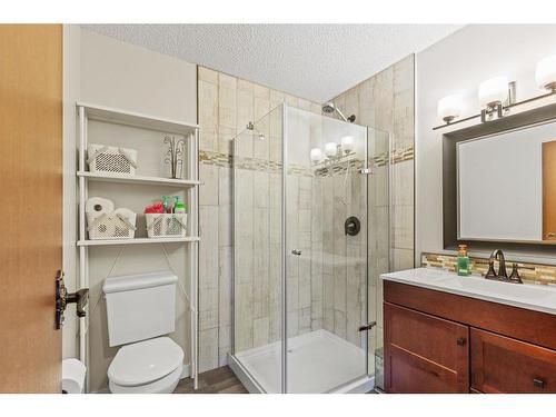 9810 105 Avenue, Grande Prairie, AB - Indoor Photo Showing Bathroom