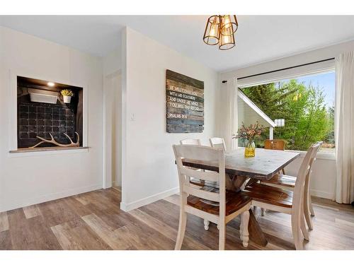 30066 Township Road 724, Bezanson, AB - Indoor Photo Showing Dining Room