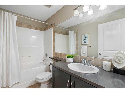 80 Walden Square Se, Calgary, AB - Indoor Photo Showing Bathroom