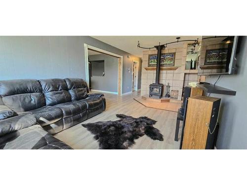 9910 110 Street, Grande Cache, AB - Indoor Photo Showing Living Room