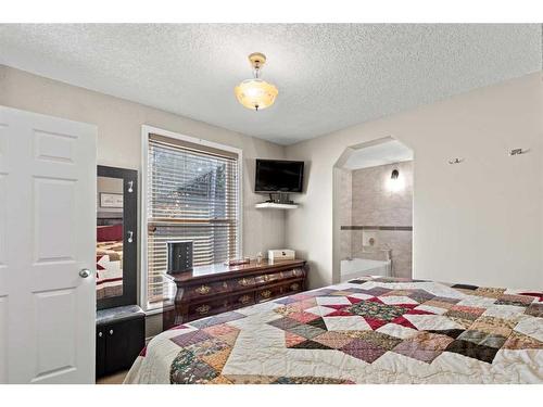 116-743010 Range Road 50, Rural Grande Prairie No. 1, County Of, AB - Indoor Photo Showing Bedroom