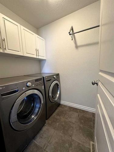 12721 105 Street, Grande Prairie, AB - Indoor Photo Showing Laundry Room