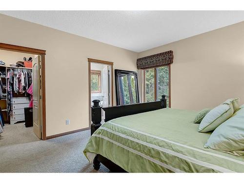 8226 Tamarack Trail, Rural Grande Prairie No. 1, County Of, AB - Indoor Photo Showing Bedroom