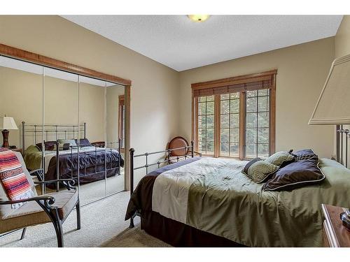 8226 Tamarack Trail, Rural Grande Prairie No. 1, County Of, AB - Indoor Photo Showing Bedroom