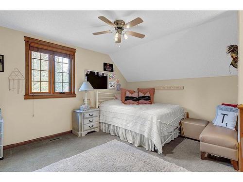 8226 Tamarack Trail, Rural Grande Prairie No. 1, County Of, AB - Indoor Photo Showing Bedroom