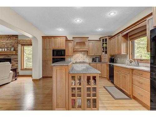 8226 Tamarack Trail, Rural Grande Prairie No. 1, County Of, AB - Indoor Photo Showing Kitchen