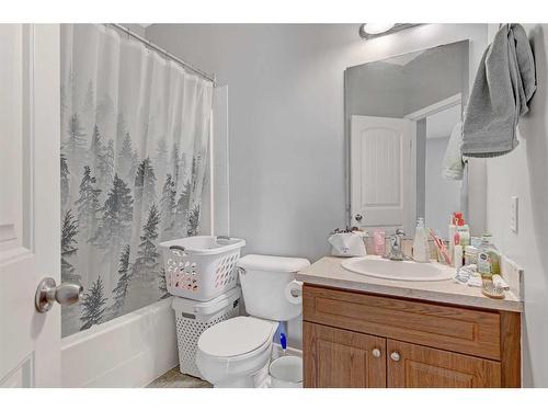 403-9221 Lakeland Drive, Grande Prairie, AB - Indoor Photo Showing Bathroom