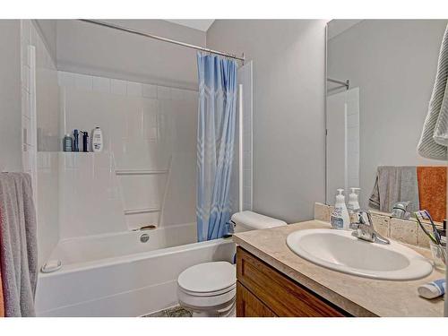 403-9221 Lakeland Drive, Grande Prairie, AB - Indoor Photo Showing Bathroom