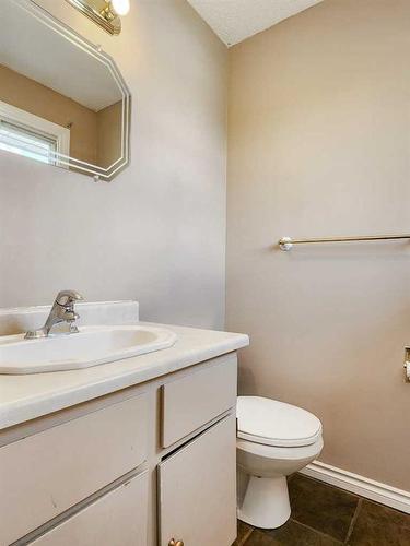 10638 Shand Avenue, Grande Cache, AB - Indoor Photo Showing Bathroom