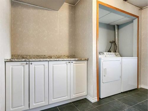 10638 Shand Avenue, Grande Cache, AB - Indoor Photo Showing Laundry Room