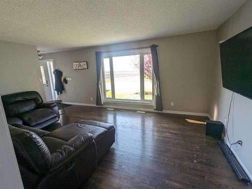 4326 49 Avenue, Grimshaw, AB - Indoor Photo Showing Bathroom