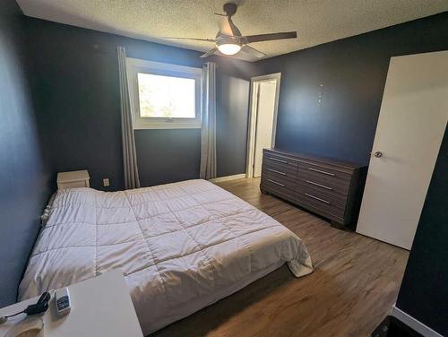 4326 49 Avenue, Grimshaw, AB - Indoor Photo Showing Bedroom