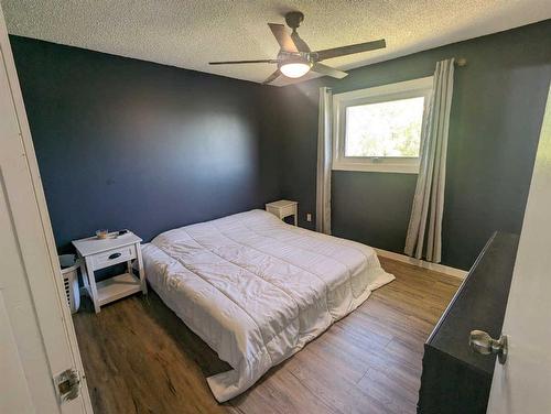 4326 49 Avenue, Grimshaw, AB - Indoor Photo Showing Bathroom