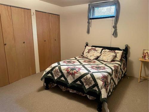 10929 114 Street, Fairview, AB - Indoor Photo Showing Bedroom