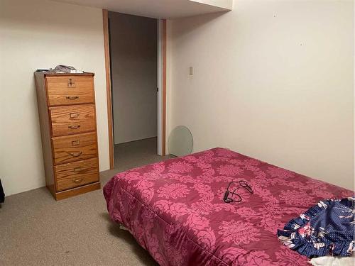 10929 114 Street, Fairview, AB - Indoor Photo Showing Bedroom