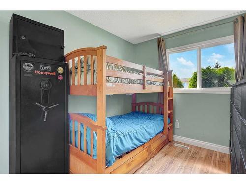 9514 123 Avenue, Grande Prairie, AB - Indoor Photo Showing Bedroom