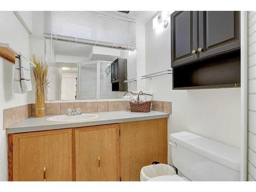 9514 123 Avenue, Grande Prairie, AB - Indoor Photo Showing Bathroom