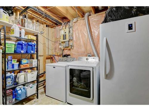 9514 123 Avenue, Grande Prairie, AB - Indoor Photo Showing Laundry Room