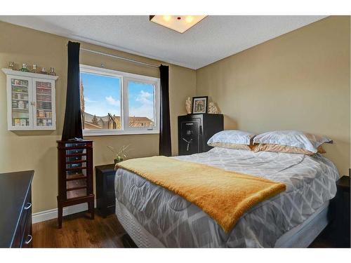 9514 123 Avenue, Grande Prairie, AB - Indoor Photo Showing Bedroom