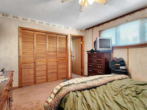 10621 105 Ave, Grande Cache, AB - Indoor Photo Showing Bedroom