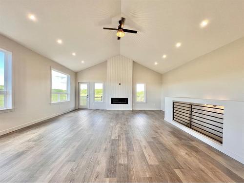 9-715034 Range Road 73, Rural Grande Prairie No. 1, County Of, AB - Indoor Photo Showing Other Room With Fireplace