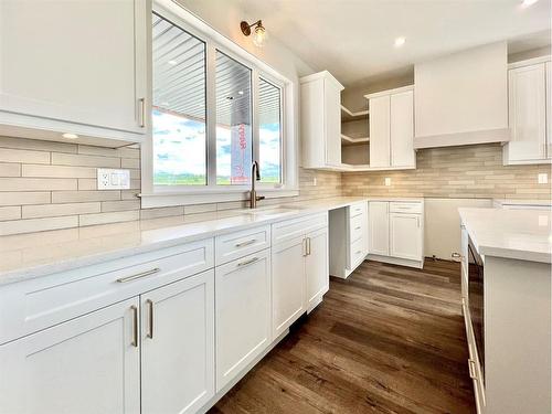 9-715034 Range Road 73, Rural Grande Prairie No. 1, County Of, AB - Indoor Photo Showing Kitchen With Upgraded Kitchen