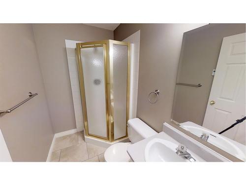 9326 Wedgewood Drive North, Wedgewood, AB - Indoor Photo Showing Bathroom