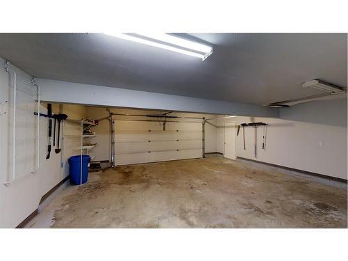 9326 Wedgewood Drive North, Wedgewood, AB - Indoor Photo Showing Garage