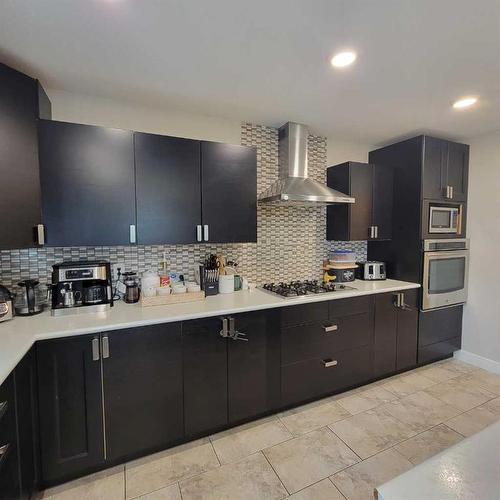 5304 54 Avenue, Grimshaw, AB - Indoor Photo Showing Kitchen With Upgraded Kitchen