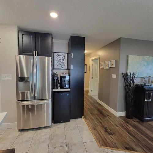 5304 54 Avenue, Grimshaw, AB - Indoor Photo Showing Kitchen