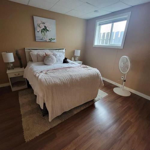 5304 54 Avenue, Grimshaw, AB - Indoor Photo Showing Bedroom