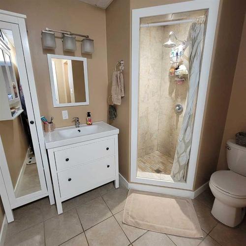 5304 54 Avenue, Grimshaw, AB - Indoor Photo Showing Bathroom