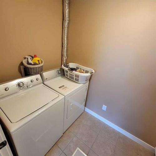 5304 54 Avenue, Grimshaw, AB - Indoor Photo Showing Laundry Room