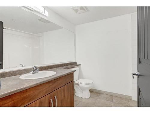 318-9124 96 Avenue, Grande Prairie, AB - Indoor Photo Showing Bathroom