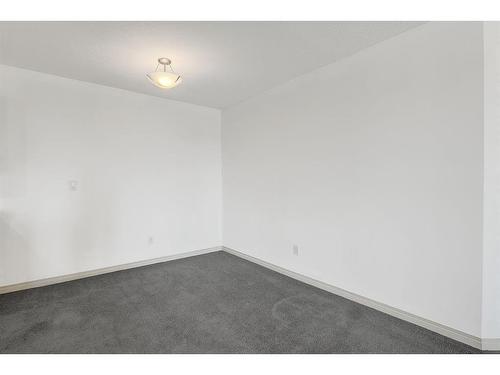 318-9124 96 Avenue, Grande Prairie, AB - Indoor Photo Showing Other Room