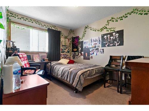 118-9140 101 Avenue, Grande Prairie, AB - Indoor Photo Showing Bedroom