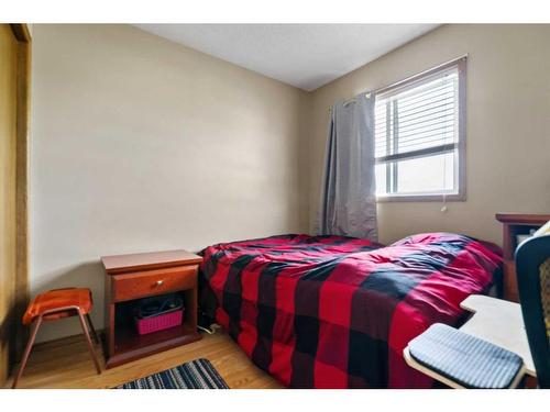 118-9140 101 Avenue, Grande Prairie, AB - Indoor Photo Showing Bedroom