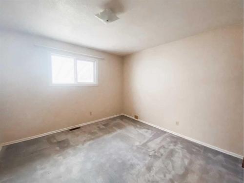 4823 46 Avenue, Spirit River, AB - Indoor Photo Showing Other Room